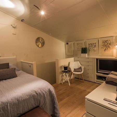 Sleep At Slim Amsterdam Bed & Breakfast ภายนอก รูปภาพ