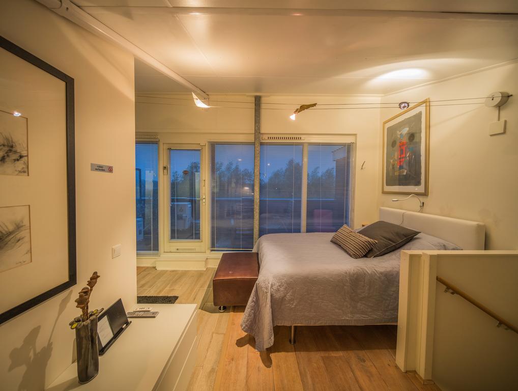 Sleep At Slim Amsterdam Bed & Breakfast ภายนอก รูปภาพ
