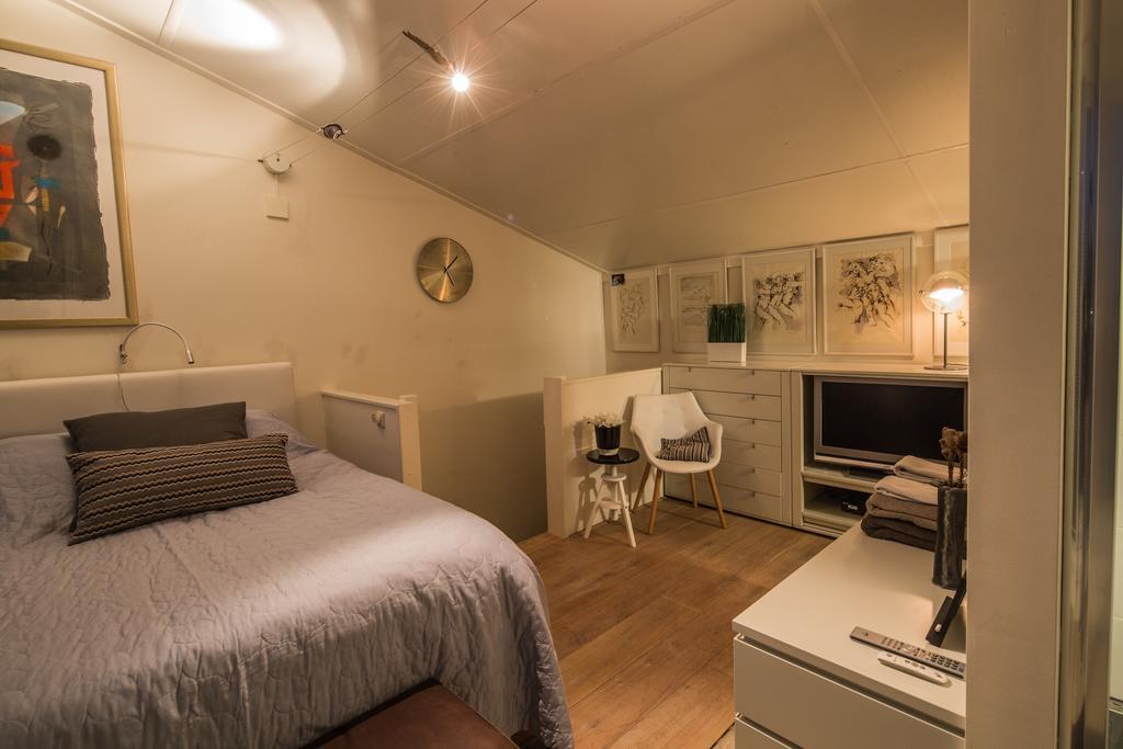 Sleep At Slim Amsterdam Bed & Breakfast ภายนอก รูปภาพ