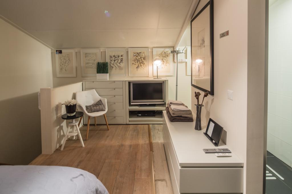 Sleep At Slim Amsterdam Bed & Breakfast ภายนอก รูปภาพ